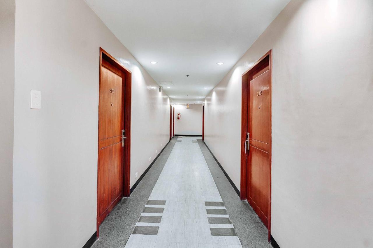 Reddoorz Plus Near Mango Avenue Cebu Exterior photo